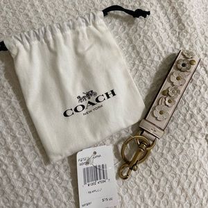 ✨NWT✨ Coach Tea Rose Appliqué Willow Loop Key Ring